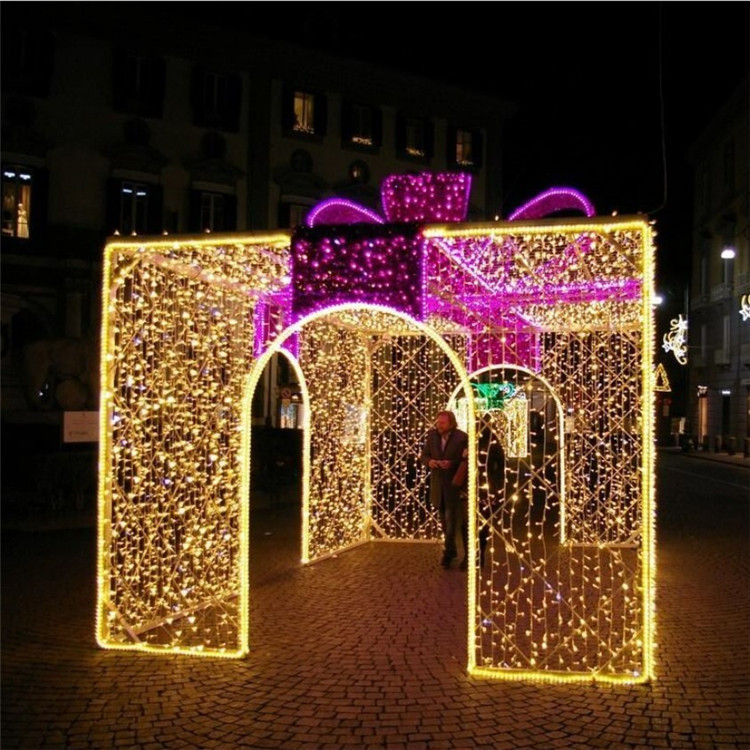 LED 선물 상자 광채로 빛나는 거리